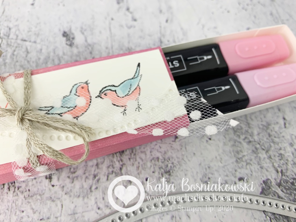 Read more about the article [Verpackung] Stampin‘ Up! Blends schwungvoll verpackt – Matchbox mit Anleitung